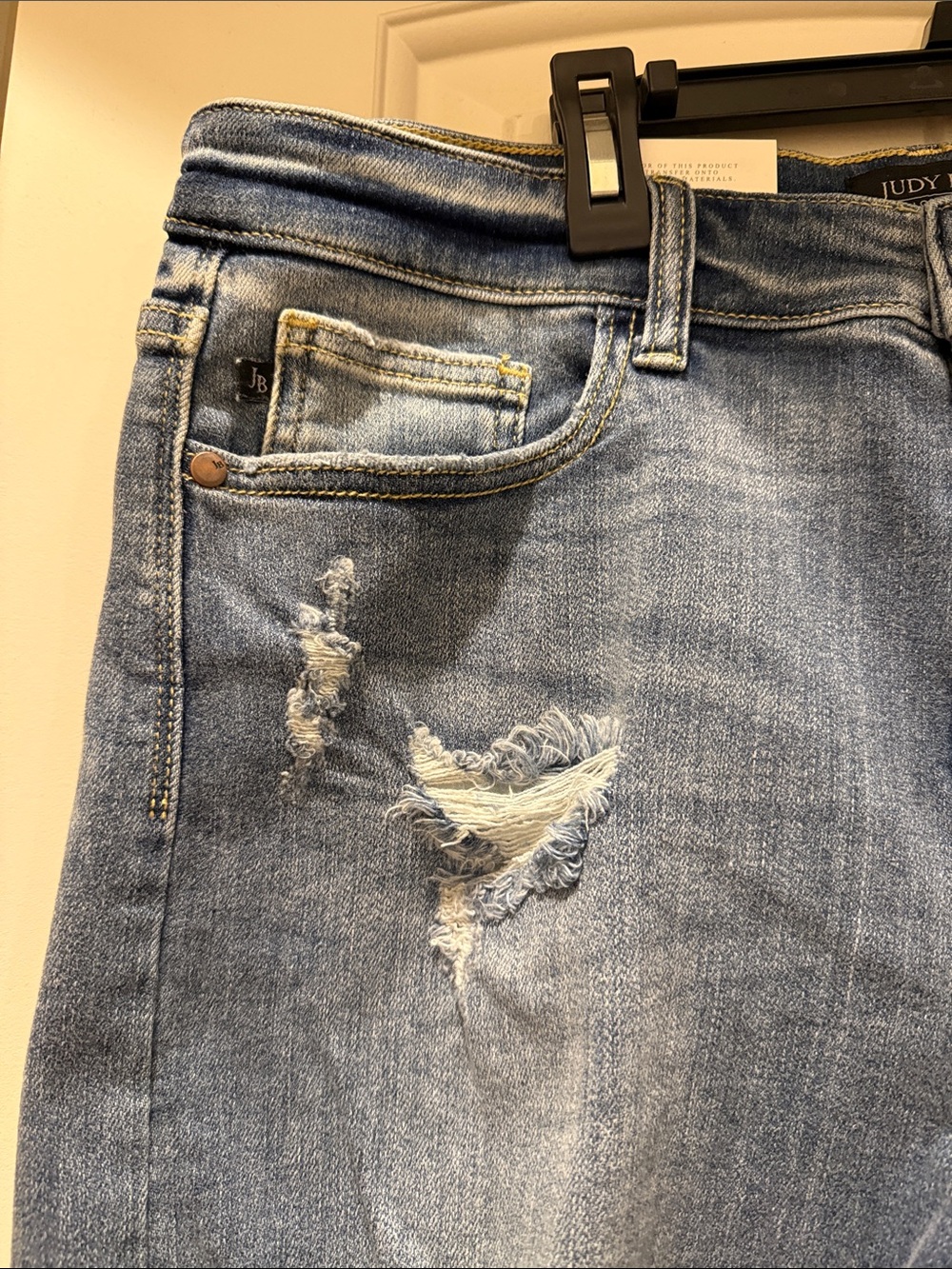 Judy Blue Medium Wash Distressed Jean Short Size XL - Picture 6 of 6